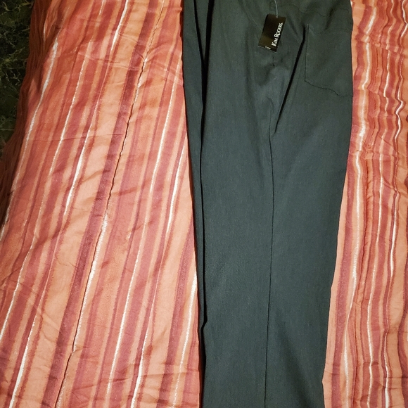 Clothes - Picture 3 of 3